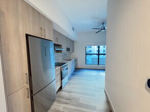 413 NW 6th St, Unit A in Miami, FL - Building Photo - Building Photo