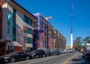 Casa Suenos in Oakland, CA - Foto de edificio - Building Photo