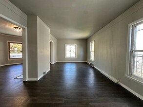 488 Capital Ave NE in Battle Creek, MI - Building Photo - Building Photo