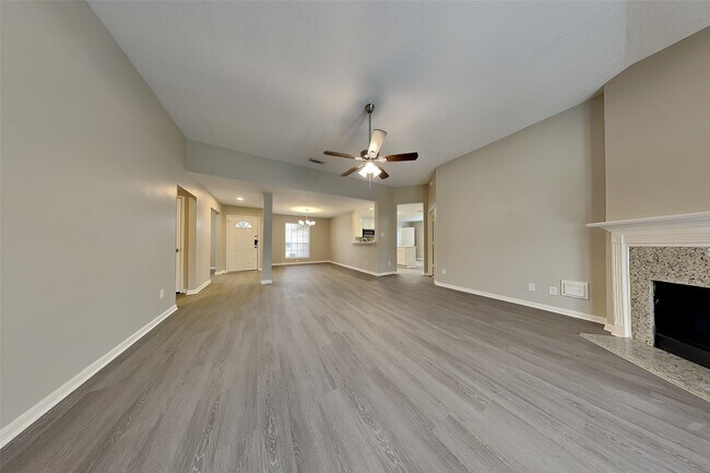 31115 Perlican Dr in Spring, TX - Foto de edificio - Building Photo