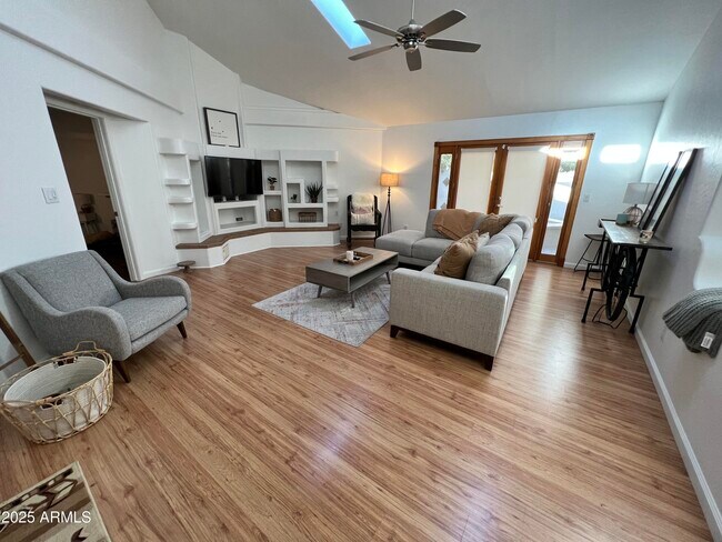 7734 E Rose Ln in Scottsdale, AZ - Building Photo - Building Photo