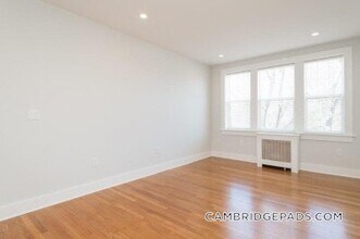 17a Forest St in Cambridge, MA - Building Photo - Building Photo