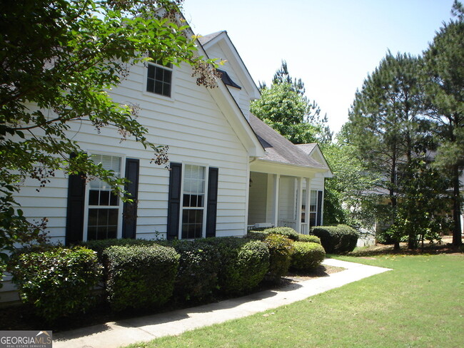 94 Barrington Ridge Ct in Sharpsburg, GA - Building Photo - Building Photo