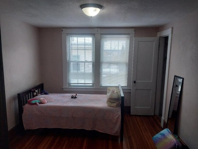 116 Hampden St in Chicopee, MA - Building Photo - Building Photo