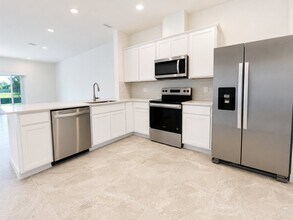 5144 Inspire Ln in West Melbourne, FL - Foto de edificio - Building Photo