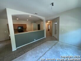 15727 Cotton Tail Ln in San Antonio, TX - Building Photo