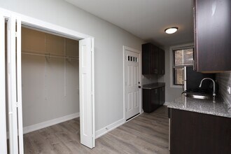716 W Brompton Ave in Chicago, IL - Building Photo - Building Photo