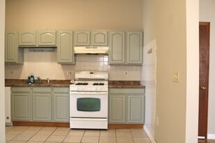 171 Washington St, Unit 1 in Lynn, MA - Building Photo