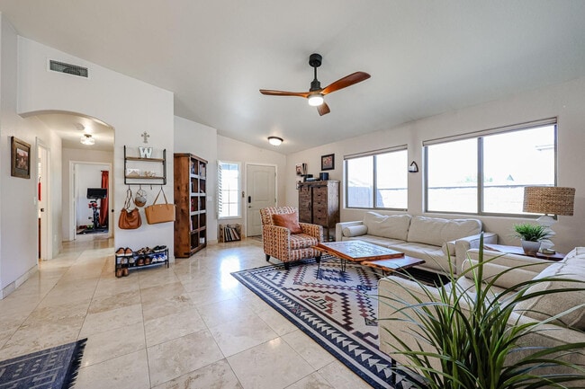 4010 E Sidewinder Ct in Gilbert, AZ - Building Photo - Building Photo