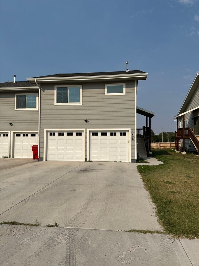 property at 1306 Bette Ln