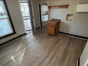 3220 E 48th St in Cleveland, OH - Building Photo - Building Photo