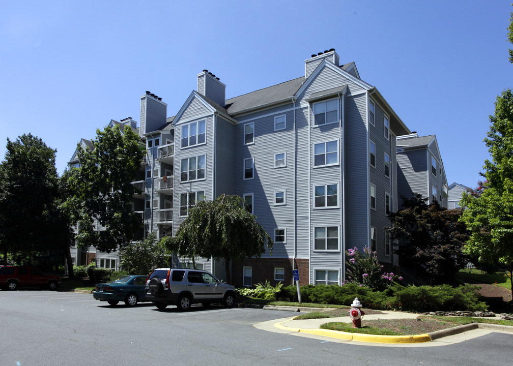 The Four Winds at Oakton in Oakton, VA - Building Photo