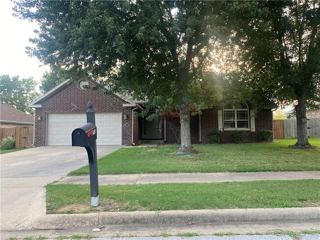 2949 Bluegrass Pl in Fayetteville, AR - Building Photo - Building Photo