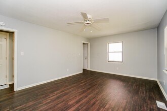 3307 Eisenhower Rd in Columbus, OH - Building Photo - Building Photo