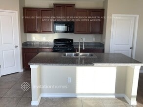 5140 White Chicory Dr in Apollo Beach, FL - Foto de edificio - Building Photo