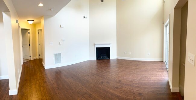 405 Treyson Ln, Unit 203