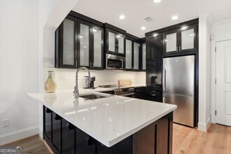 2255 Peachtree Rd NE in Atlanta, GA - Building Photo - Building Photo