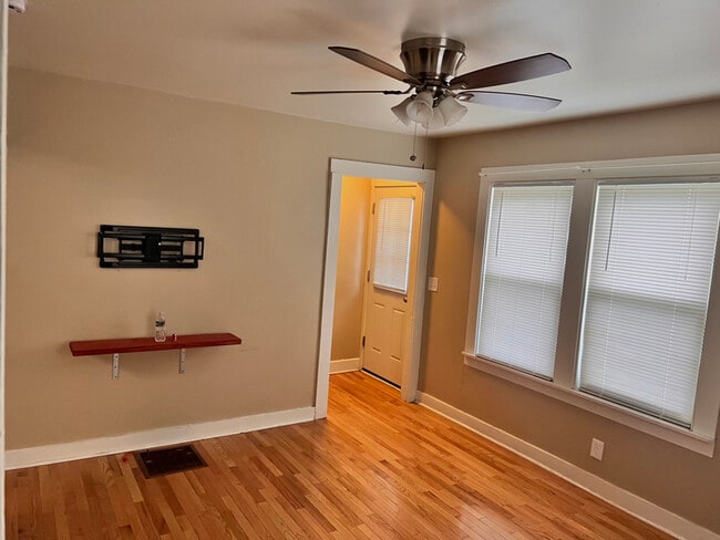 103 Bowling Ln in Westerly, RI - Building Photo - Building Photo