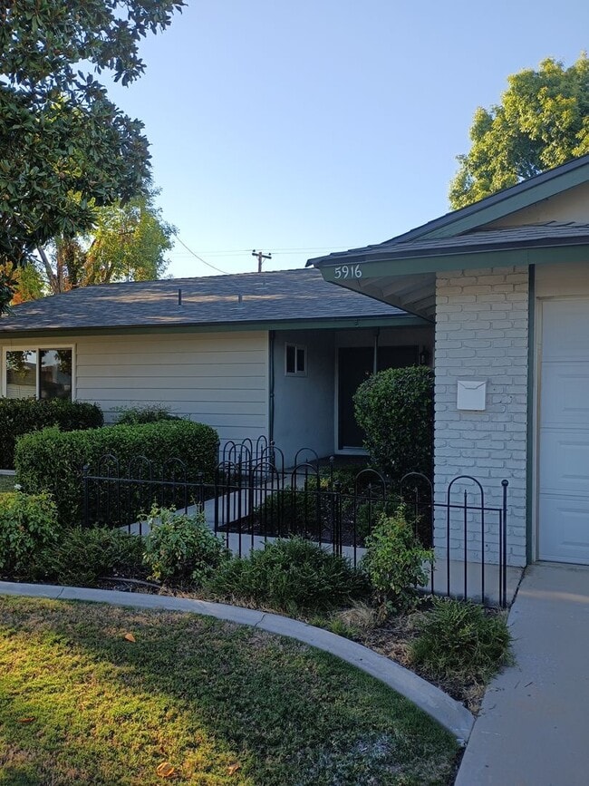 property at 5916 Daggett Ave