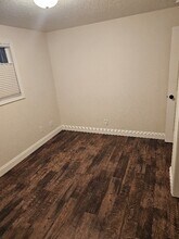 905 Denise Ct SE in Salem, OR - Foto de edificio - Building Photo