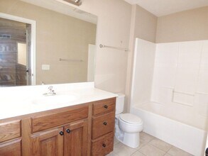 415 Brookmont Dr in Manhattan, KS - Building Photo - Building Photo