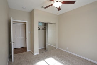 Santa Fe Condo Apartments in San Antonio, TX - Foto de edificio - Interior Photo