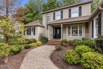 9 Strawberry Ln in Morristown, NJ - Building Photo - Building Photo