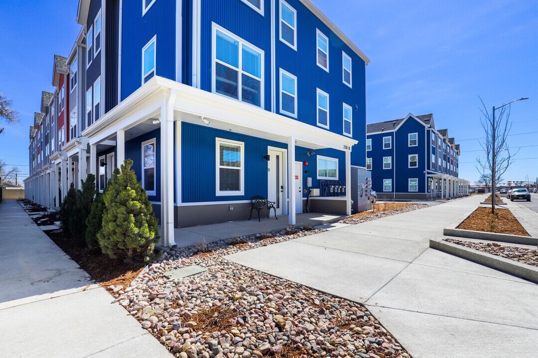 210 Emery St in Longmont, CO - Building Photo