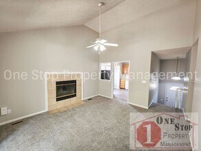 8118 Woodson Dr in Raytown, MO - Building Photo - Building Photo