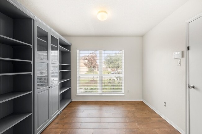 property at 4818 Fair Oak Dale Ln