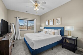 8350 Cascade Ave in West Des Moines, IA - Building Photo - Building Photo