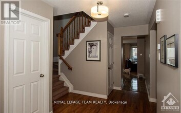 90 Upney Dr in Ottawa, ON - Building Photo - Building Photo