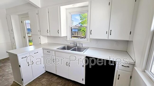 property at 105 Morning Glory St SW