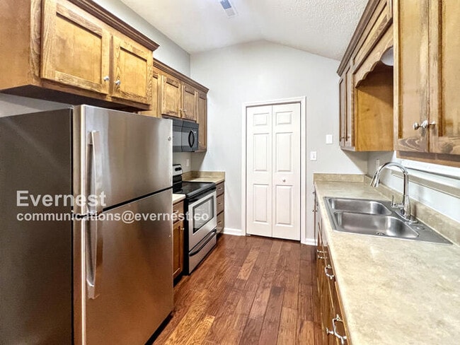 112 Burdine St in New Market, AL - Building Photo - Building Photo