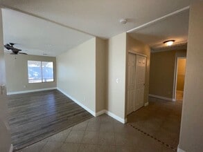 5227 Joshua Jose St in North Las Vegas, NV - Foto de edificio - Building Photo