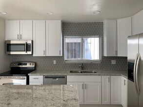 8586 E Indian School Rd in Scottsdale, AZ - Building Photo - Building Photo