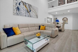 5095 Madison Lakes Cir N in Davie, FL - Building Photo - Building Photo