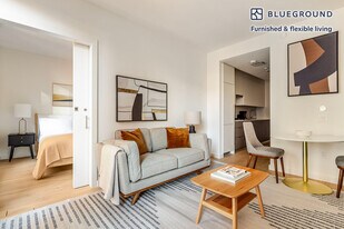 243 W 28th St, Unit SI FL7-ID2143 in New York, NY - Building Photo