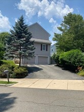 2 Mardin Ln, Unit 304 in Stoneham, MA - Building Photo - Building Photo