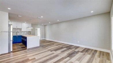 1050 SW 11th St in Miami, FL - Building Photo - Building Photo