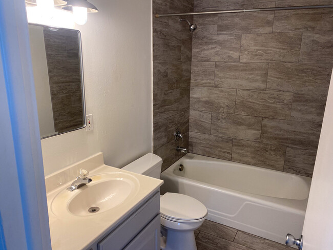 property at 2592 Robin Rd