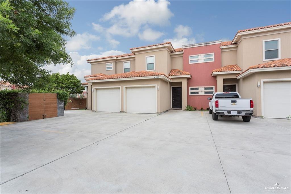 10 10th St in McAllen, TX - Building Photo