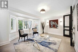 27-27 Glen Elm Ave in Toronto, ON - Building Photo - Building Photo