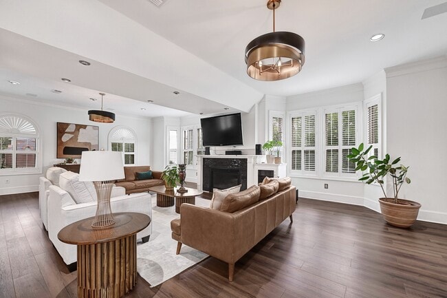 1 Magnolia Bend Dr in Houston, TX - Building Photo - Building Photo