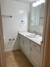 Executive Towers in Vancouver, BC - Building Photo - Building Photo