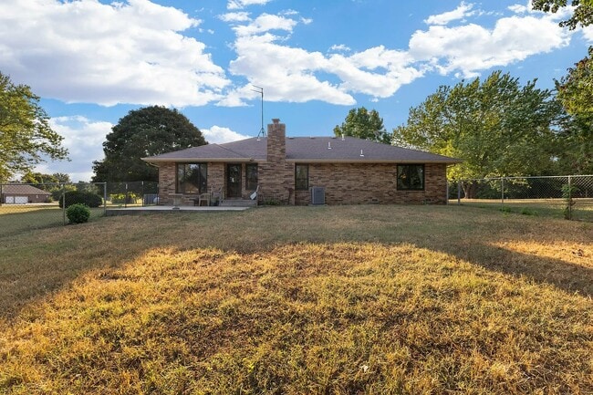 8430 N Oaklawn Dr in Willard, MO - Building Photo - Building Photo