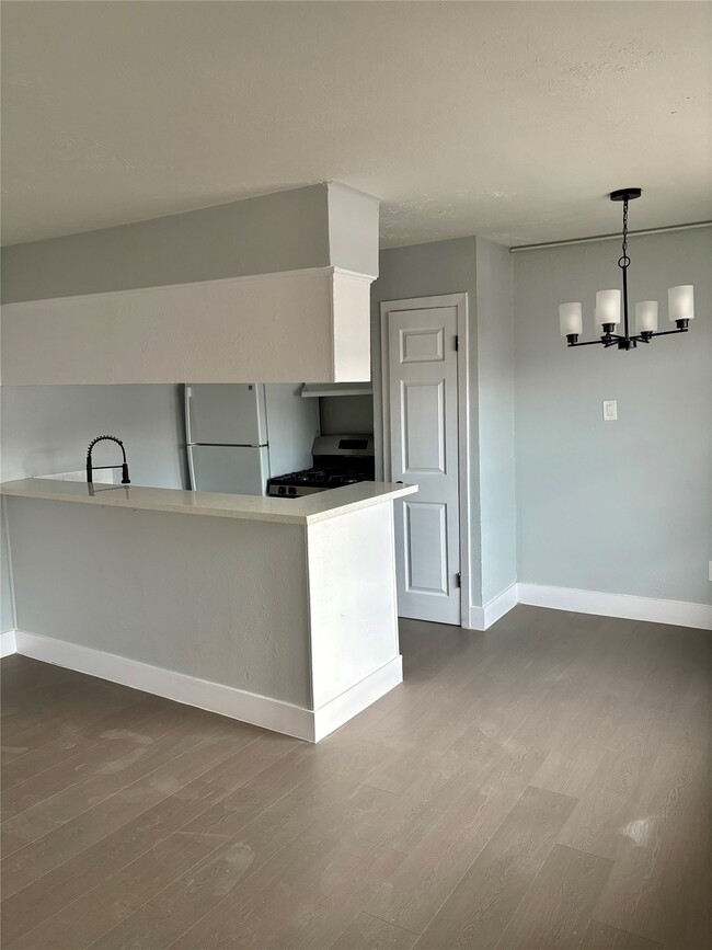 1125 Ann in Pasadena, TX - Foto de edificio - Building Photo