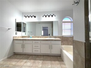 9449 Amber Valley Ln in Las Vegas, NV - Building Photo - Building Photo