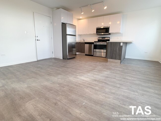 property at 940 W Winona St