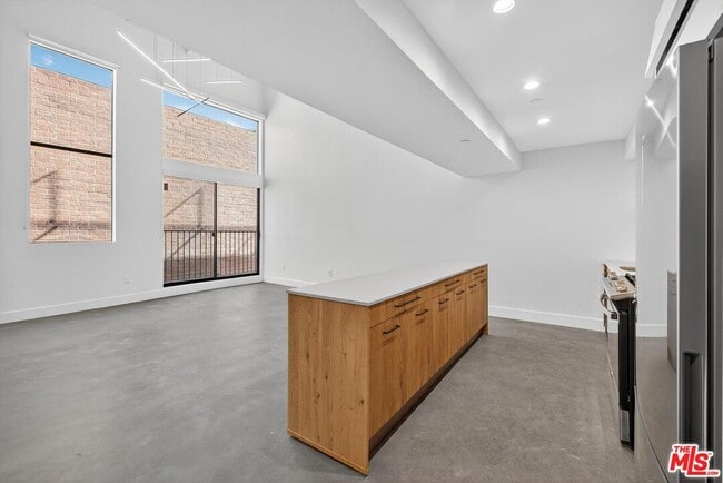 2412 Eads St in Los Angeles, CA - Foto de edificio - Building Photo